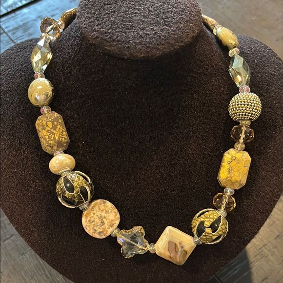 Neutaral Multicolor Beaded Glass Mixed Media Classy Necklace Toggle Closure - Picture 2 of 10